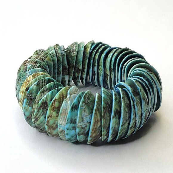 Chunky Green Sea Shell Stretch Bracelet - Picture 1 of 8